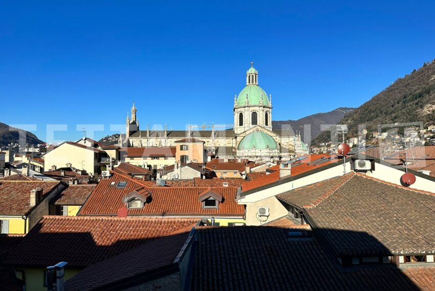 APARTMENT WITH CATHEDRAL VIEW COMO