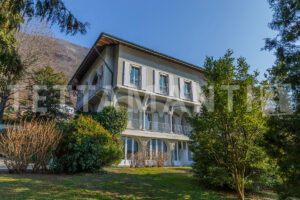 LAKE ORTA LAKE FRONT VILLA FOR SALE PRIVATE BEACH SIDE