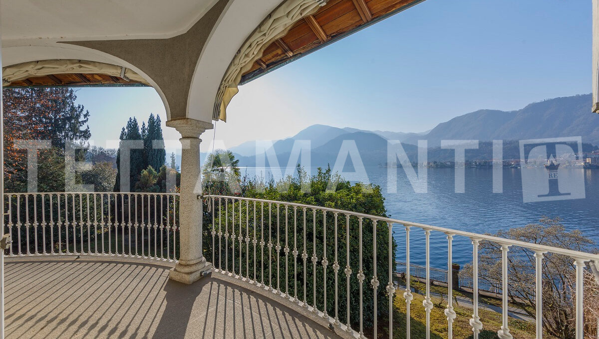 lake view property Omegna