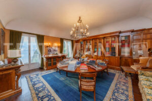 majestic living room