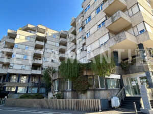 FOUR-ROOM APARTMENT FOR SALE COMO