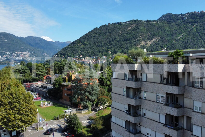 FOUR-ROOM APARTMENT FOR SALE COMO