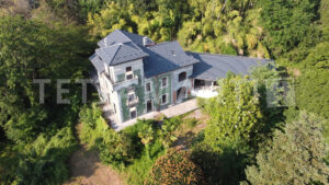 MALNATE VILLA WITH LARGE PARK AND SWIMMING POOL