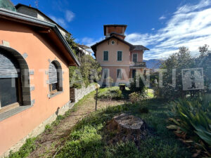 lake view villa moltrasio for sale