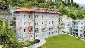 Menaggio apartment in historic villa