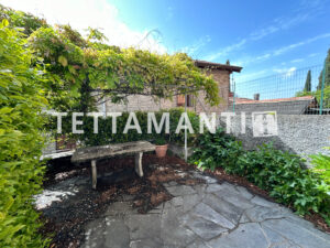 CARATE URIO nice apartment with garden