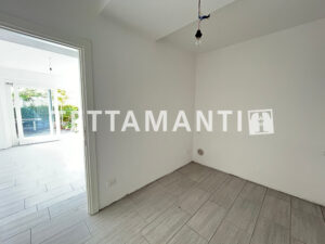 CARATE URIO nice apartment with garden