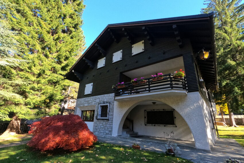 CAMPODOLCINO VILLA FOR SALE