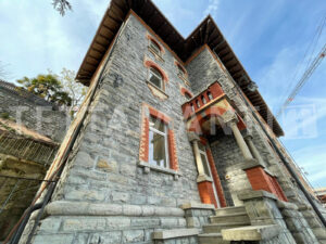 Menaggio apartment in historic villa