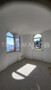 Menaggio apartment in historic villa