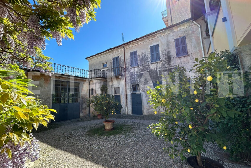 historical villa for sale erba