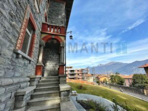 Menaggio apartment in historic villa