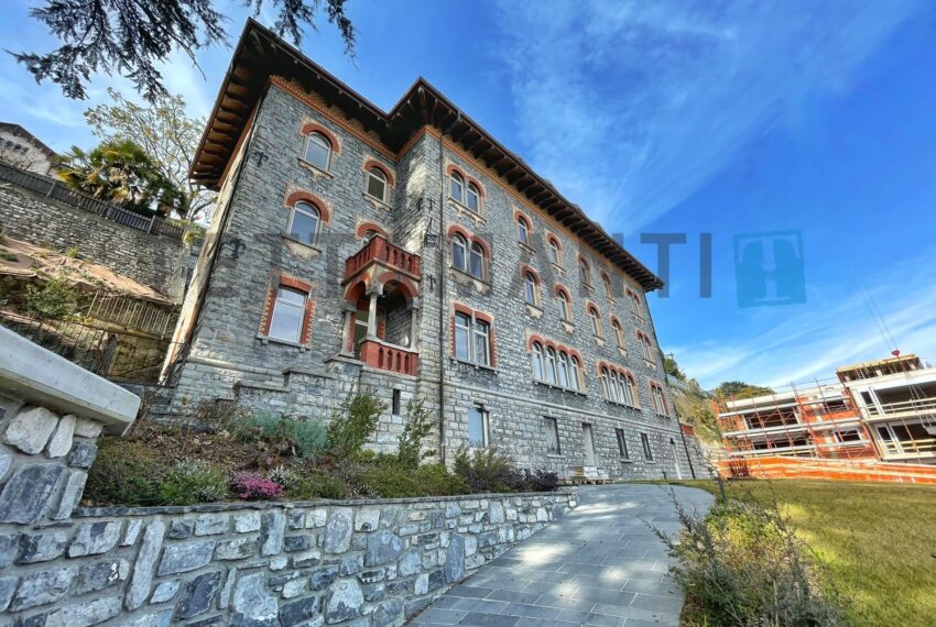 Menaggio apartment in historic villa