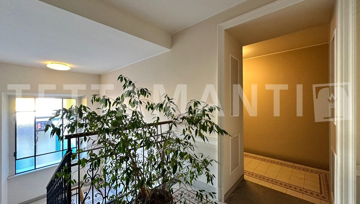 Como centre Apartment for sale