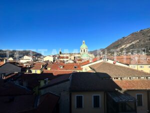 Como centre Apartment for sale