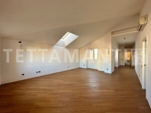Como centre Apartment for sale