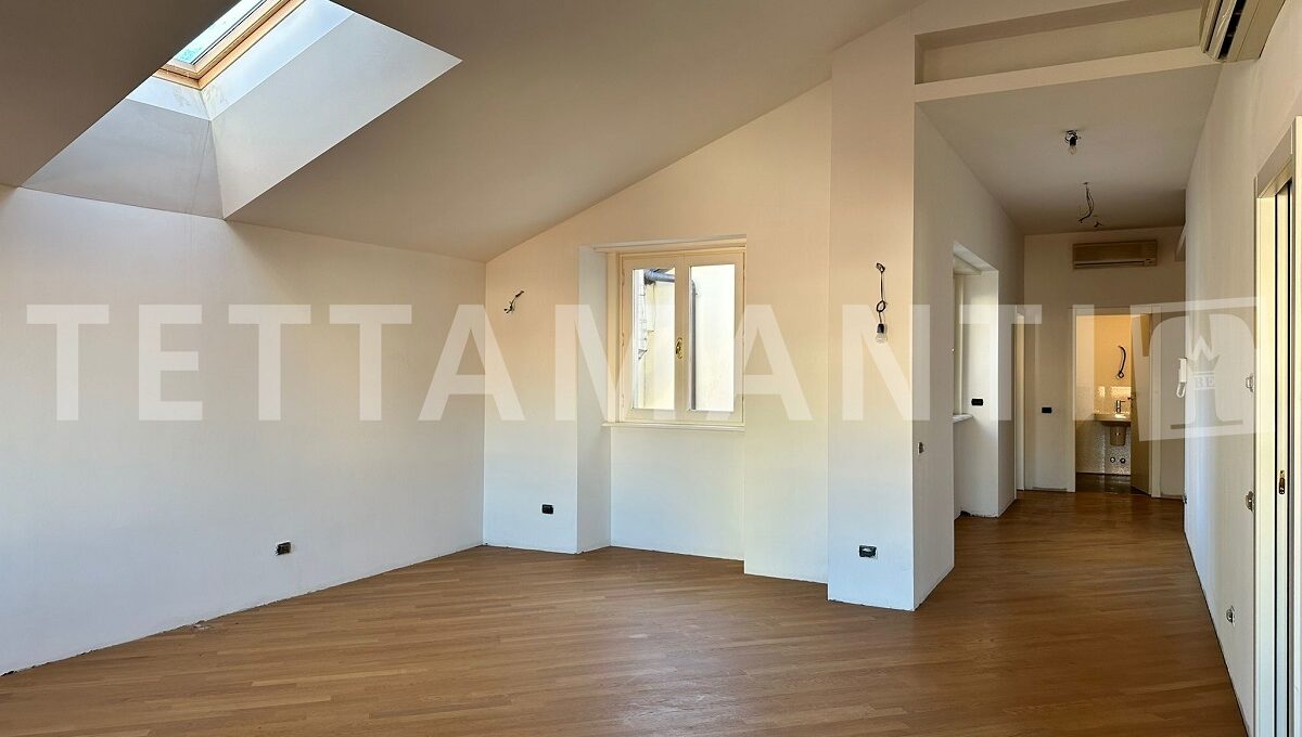 Como centre Apartment for sale