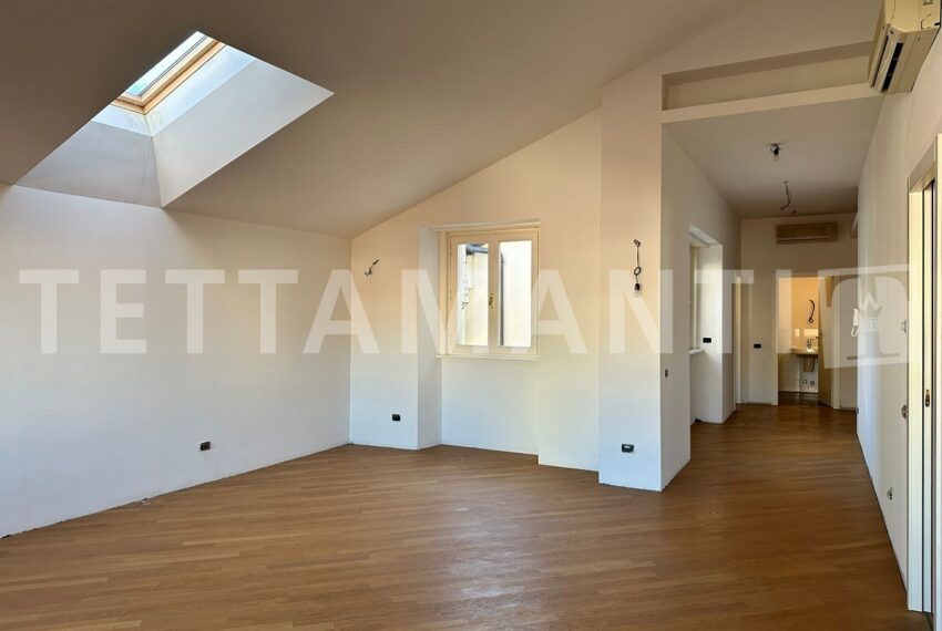 Como centre Apartment for sale