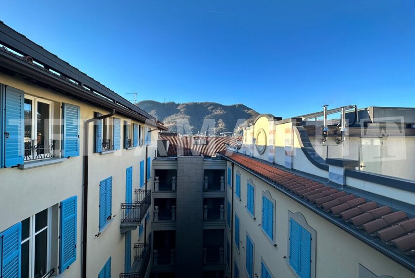 Como centre Apartment for sale