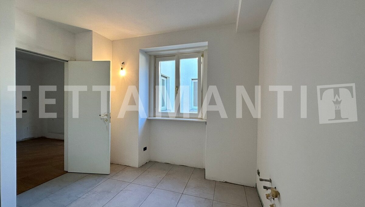 Como centre Apartment for sale