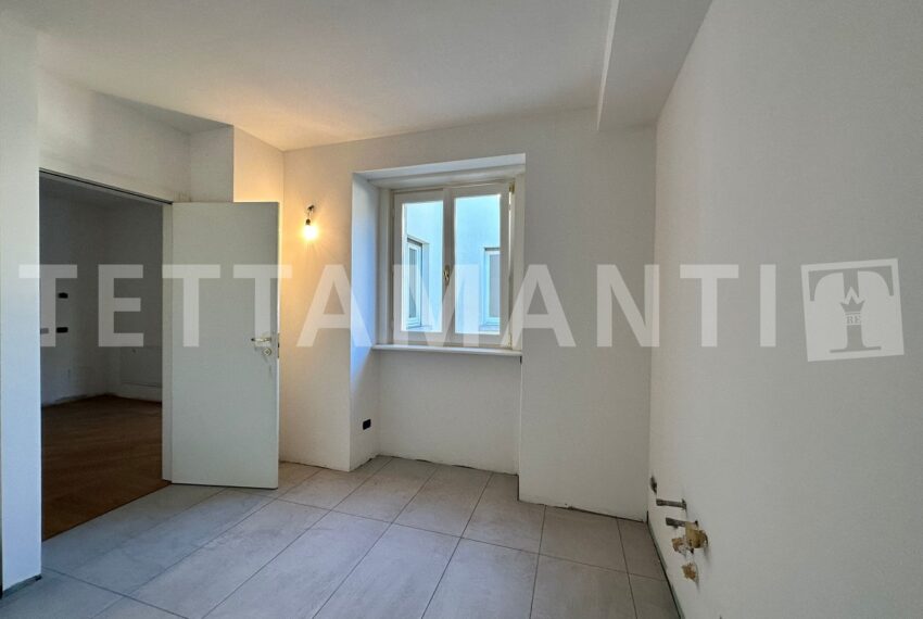 Como centre Apartment for sale