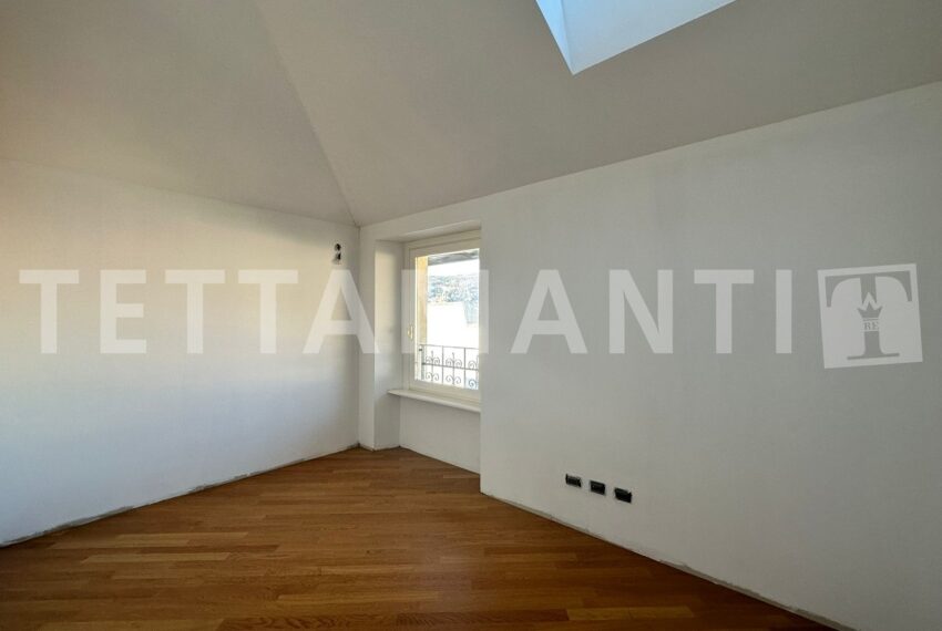 Como centre Apartment for sale