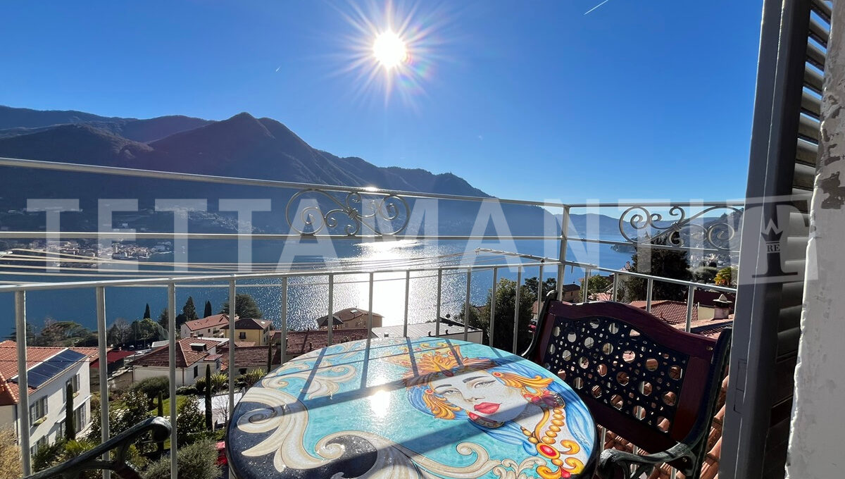 Moltrasio- apartment with terrace lake view for sale