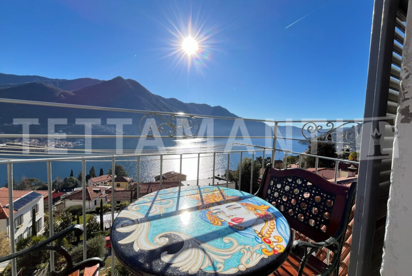 Moltrasio- apartment with terrace lake view for sale