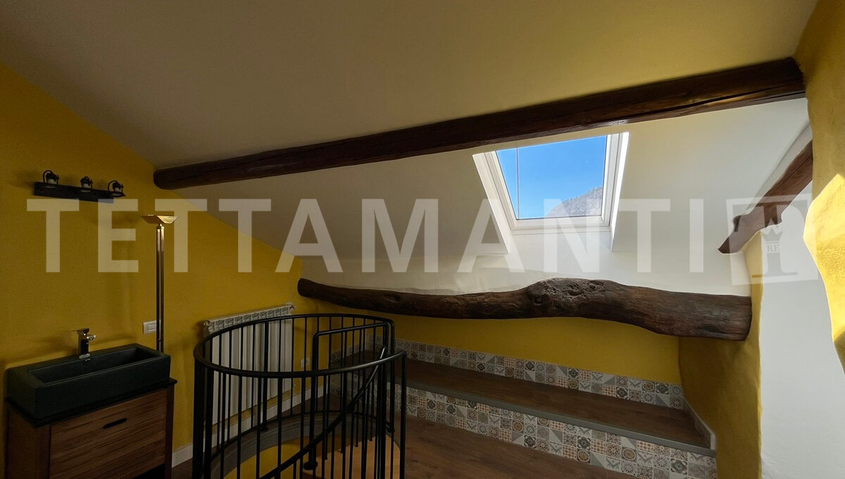 Moltrasio- apartment with terrace lake view for sale