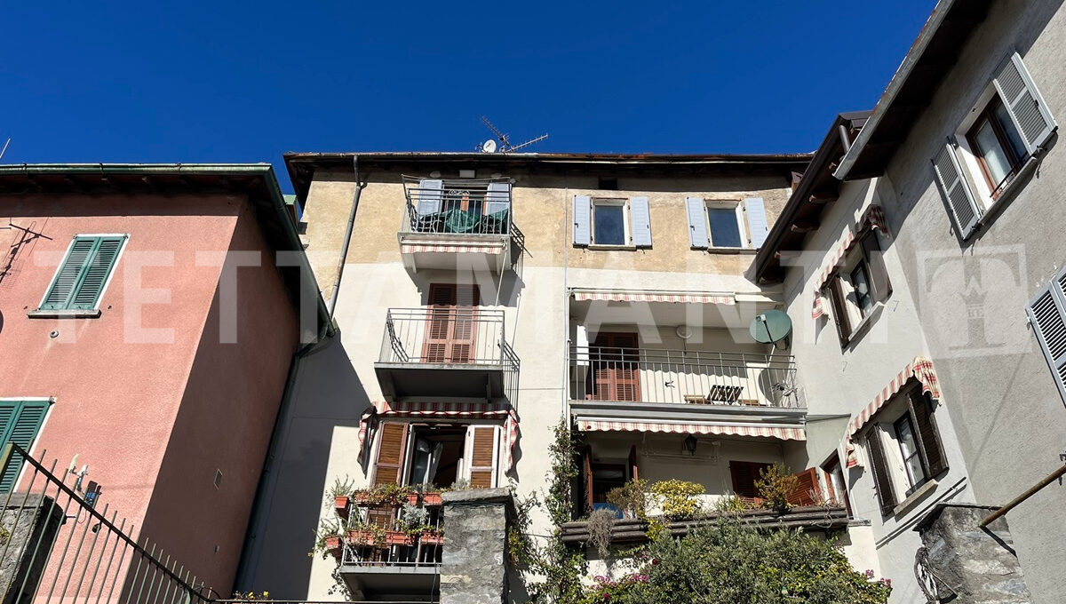 Moltrasio- apartment with terrace lake view for sale