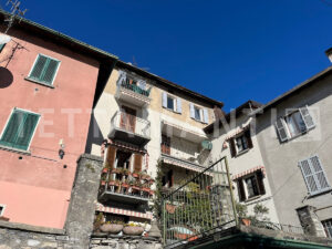 Moltrasio- apartment with terrace lake view for sale