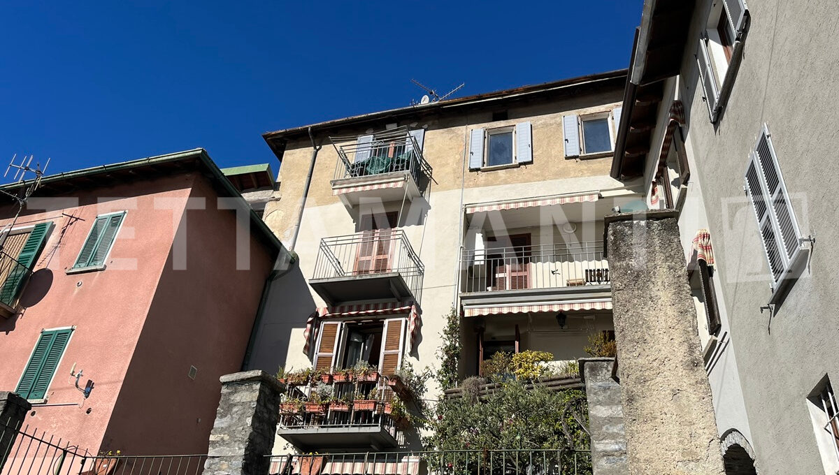 Moltrasio- apartment with terrace lake view for sale