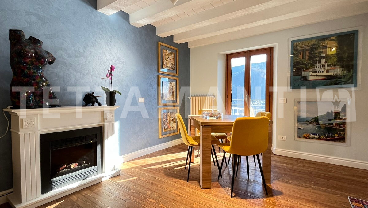 Moltrasio- apartment with terrace lake view for sale