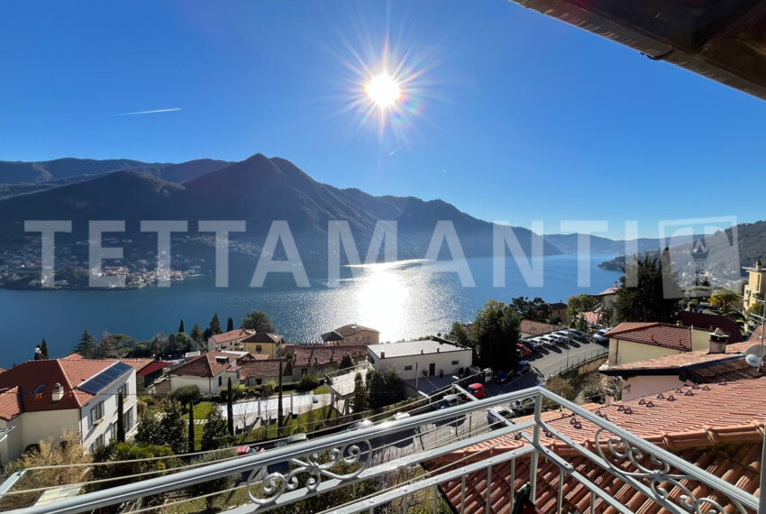 Moltrasio- apartment with terrace lake view for sale