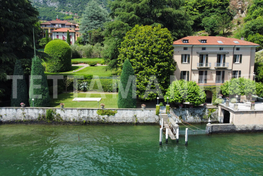 VILLA LENNO FRONTLAKE FOR SALE