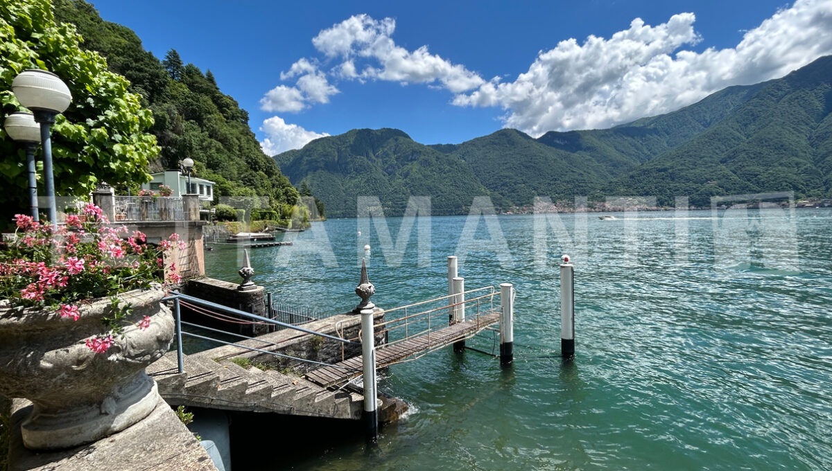 FRONT LAKE COMO VILLA