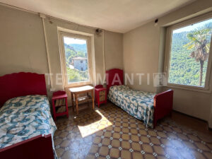 Lake Como - charming villa for sale