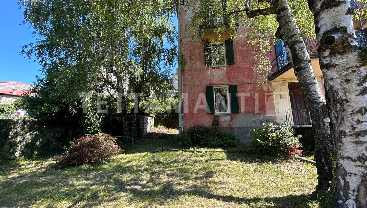 Lake Como - charming villa for sale