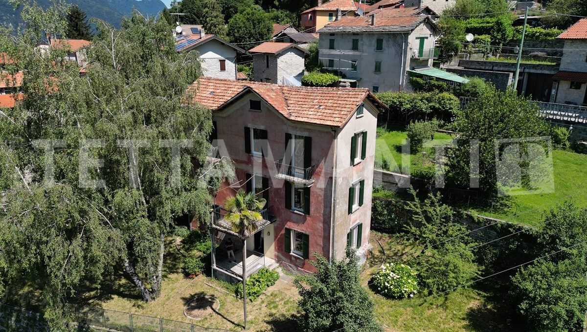 Lake Como - charming villa for sale