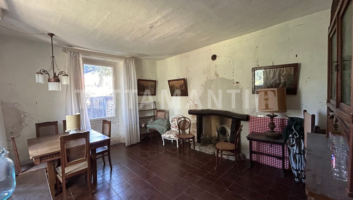 Lake Como - charming villa for sale