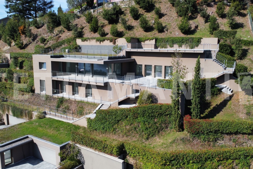 villa Cernobbio with swimming pool