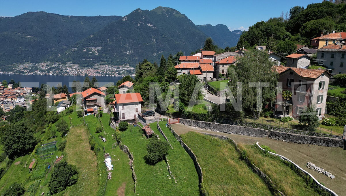 Lake Como - charming villa for sale