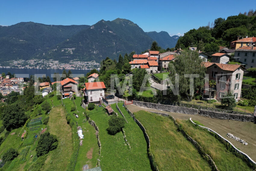 Lake Como - charming villa for sale