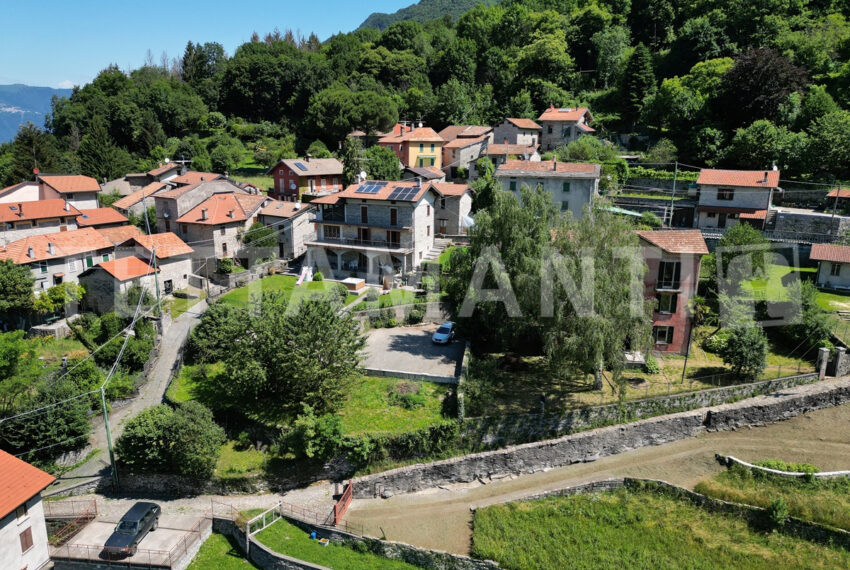 Lake Como - charming villa for sale