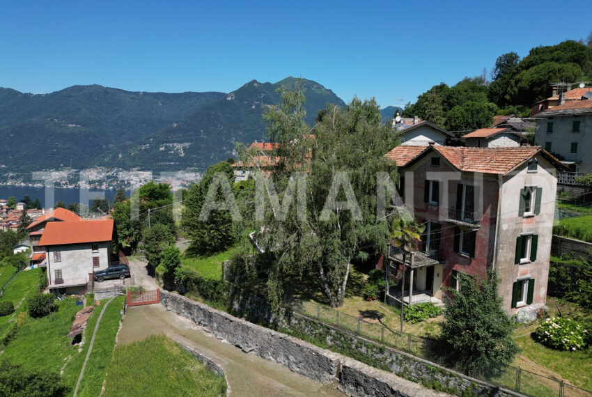 Lake Como - charming villa for sale