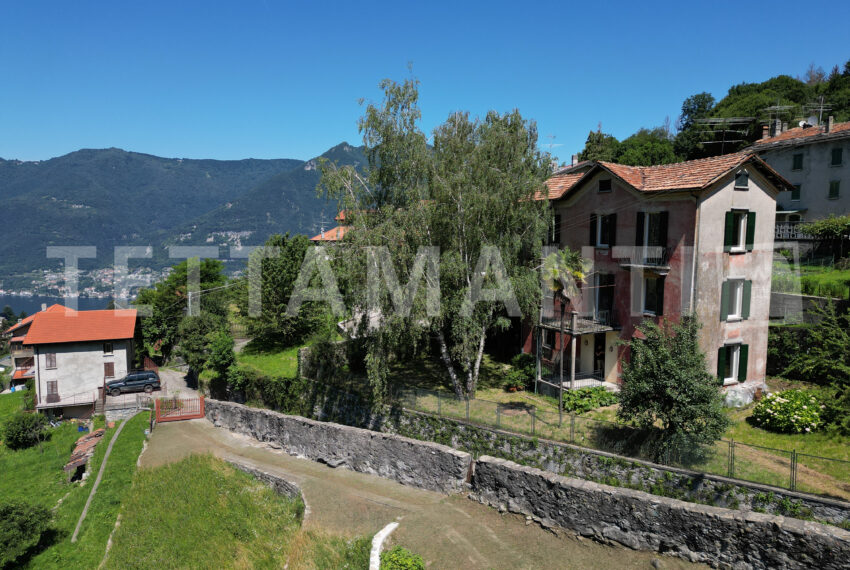 Lake Como - charming villa for sale