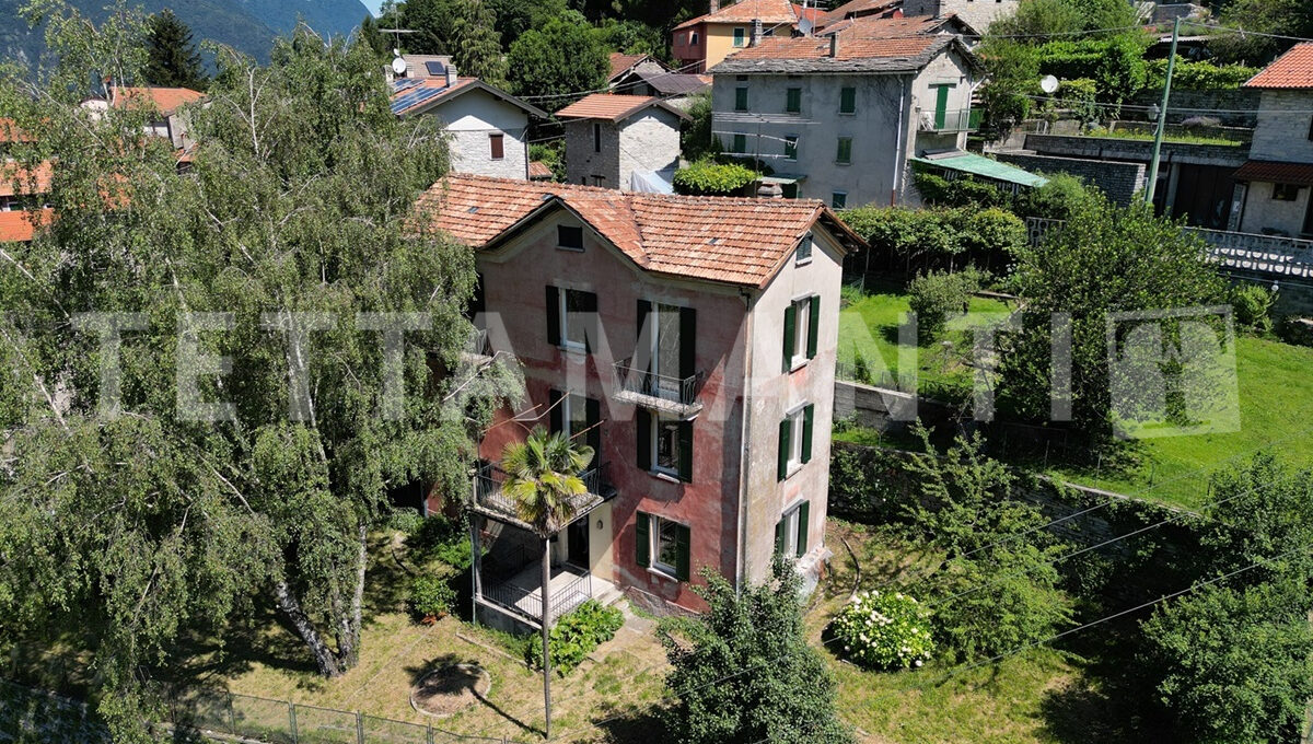 Lake Como - charming villa for sale