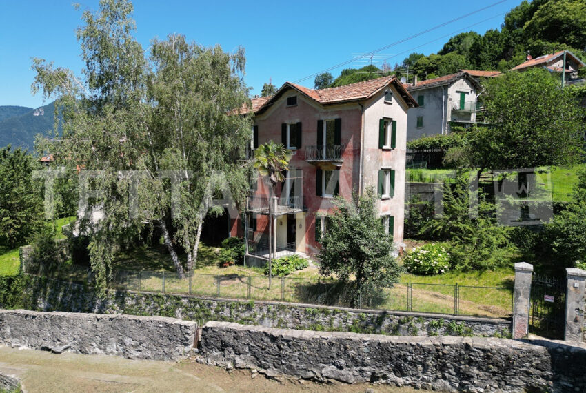 Lake Como - charming villa for sale