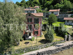 Lake Como - charming villa for sale