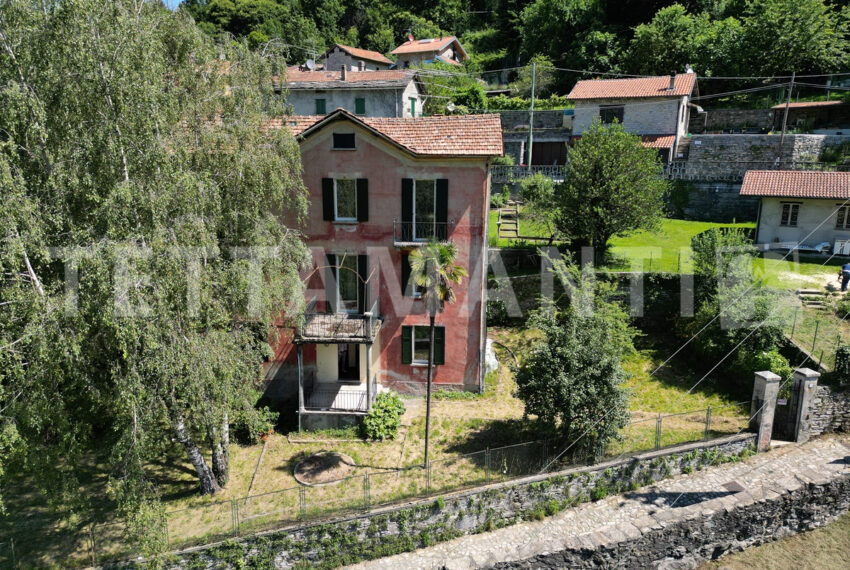 Lake Como - charming villa for sale